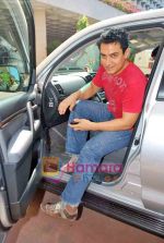 Aamir Khan at 3 Idiots press meet with new song introduction in Inter Continental on 12th Nov 2009 (3)~0.JPG