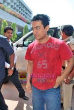 Aamir Khan at 3 Idiots press meet with new song introduction in Inter Continental on 12th Nov 2009 (5).JPG