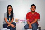 Kareena Kapoor, Aamir Khan at 3 Idiots press meet with new song introduction in Inter Continental on 12th Nov 2009 (21).JPG