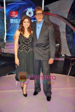 Amitabh Bachchan, Shamita Shetty on the sets of Big Boss 3 in Lonavala on 13th Nov 2009 (15).JPG