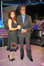 Amitabh Bachchan, Shamita Shetty on the sets of Big Boss 3 in Lonavala on 13th Nov 2009 (20).JPG
