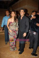 Shahrukh Khan, Gauri Khan at Shilpa Shetty and Raj Kundra_s wedding reception in Mumbai on 24th Nov 2009 (3)~0.JPG
