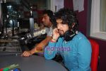 Sonu Nigam at Big FM studios in Andheri on 25th Nov 2009 (5).JPG