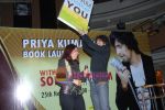 Sonu Nigam at the launch of Priya Kumar_s book in Mumbai on 25th Nov 2009 (7).jpg