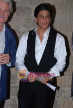Shahrukh Khan inaugurates Photo Exhibition Earth From Above in Mumbai on 1st Dec 2009 (12).JPG