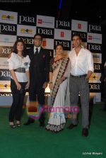 Abhishek Bachchan, Akshay Kumar, Twinkle Khanna, Vidya Balan at Paa premiere in Mumbai on 3rd Dec 2009 (2).JPG