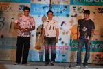 Madhavan, Aamir Khan, Sharman Joshi at Pantaloons 3 Idiots fashion show in Phoneix Mill on 4th Dec 2009 (20).JPG