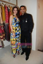 Marc Robinson at the Launch of Vikram Phadnis boutique with Malaga  launches his exclusive boutique in Juhu on 12th Dec 2009 (2).jpg