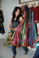 Nethra Raghuraman at the Launch of VIKRAM PHADNIS boutique with Malaga  launches his exclusive boutique in Juhu on 12th Dec 2009 (2).jpg