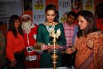 Sonam Kapoor celebrates Christmas with Anganwadi children in Mumbai on 19th Dec 2009 (20).JPG