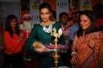Sonam Kapoor celebrates Christmas with Anganwadi children in Mumbai on 19th Dec 2009 (22).JPG