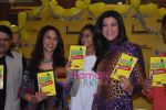 Sushmita Sen, Shobha De at Shobha De_s book- S Secret launch in Landmark, Infinity Mall on 21st Dec 2009 (14).JPG