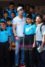 John Abraham attends Sports day for spcial children in Jamnabai Narsee school on 24th Dec 2009 (21).JPG