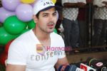 John Abraham attends Sports day for spcial children in Jamnabai Narsee school on 24th Dec 2009 (28).JPG