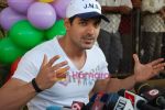 John Abraham attends Sports day for spcial children in Jamnabai Narsee school on 24th Dec 2009 (30).JPG