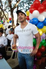 John Abraham attends Sports day for spcial children in Jamnabai Narsee school on 24th Dec 2009 (33).JPG