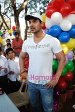 John Abraham attends Sports day for spcial children in Jamnabai Narsee school on 24th Dec 2009 (34).JPG