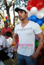 John Abraham attends Sports day for spcial children in Jamnabai Narsee school on 24th Dec 2009 (38).JPG