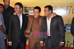 Aamir Khan, Salman Khan, Rajkumar Hirani at 3 Idiots premiere in IMAX Wadala, Mumbai on 23rd Dec 2009 (5).JPG