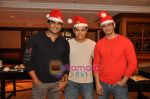 Aamir Khan, Madhavan, Sharman Joshi celebrate Christmas in Taj Land_s End on 25th Dec 2009 (16).JPG