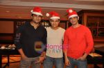 Aamir Khan, Madhavan, Sharman Joshi celebrate Christmas in Taj Land_s End on 25th Dec 2009 (17).JPG