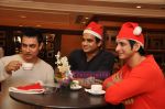 Aamir Khan, Madhavan, Sharman Joshi celebrate Christmas in Taj Land_s End on 25th Dec 2009 (4).JPG