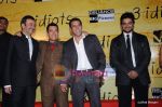 Aamir Khan, Salman Khan at 3 Idiots premiere in IMAX Wadala, Mumbai on 23rd Dec 2009 (10)~0.JPG