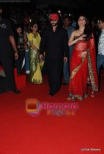 Saif Ali Khan, Kareena Kapoor at 3 Idiots premiere in IMAX Wadala, Mumbai on 23rd Dec 2009 (2).JPG
