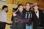 Vidhu Vinod Chopra at 3 Idiots premiere in IMAX Wadala, Mumbai on 23rd Dec 2009 (4).JPG