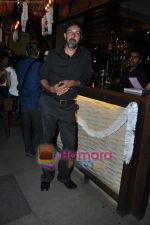 Rajat Kapoor at Raat Gayi Baat Gayi cast chills at Bonobo bar in Bandra, Mumbai on 30th Dec 2009 (2).JPG