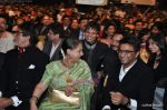 Jaya Bachchan, Amitabh Bachchan, Vivek Oberoi at the Red Carpet of Apsara Awards in Chitrakot Grounds on 8th Jan 2009 (79).JPG