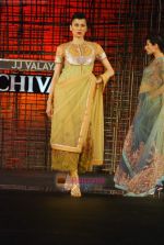 at Gauri Nainika and JJ Valaya showcase at Chivas tour in Grand Hyatt on 8th Jan 2010 (120).JPG