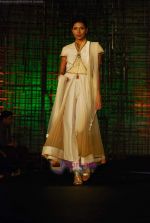 at Gauri Nainika and JJ Valaya showcase at Chivas tour in Grand Hyatt on 8th Jan 2010 (135).JPG