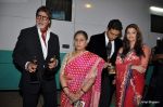 Amitabh Bachchan, Jaya Bachchan, Abhishek Bachchan, Aishwarya Rai at Star Screen Awards red carpet on 9th Jan 2010 (4).JPG
