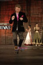 Rohit Bal creates Magical fashion at Chivas Studio in Grand Hyatt, Mumbai on 10th Jan 2010 (15).JPG