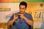 Aamir Khan meet Tata Tea-3 Idiots contest winners in J W Marriott, Juhu, Mumbai on 12th Jan 2010 (13).JPG