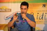 Aamir Khan meet Tata Tea-3 Idiots contest winners in J W Marriott, Juhu, Mumbai on 12th Jan 2010 (14).JPG