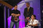Aamir Khan at IBN7 Super Idols to honor achievers with disability in Taj Land_s End on 19th Jan 2010 (42).JPG
