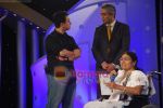 Aamir Khan at IBN7 Super Idols to honor achievers with disability in Taj Land_s End on 19th Jan 2010 (43).JPG