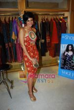 Mandira Bedi at Vogue Ritu Kumar fashion showcase in Lower Parel on 21st Jan 2010 (6).JPG