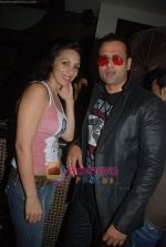 Roza and Rohit Roy at Rahul Aggarwal_s Birthday Bash in Penne on 15th Jan 2010.jpg