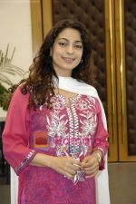 Juhi Chawla at the press conference of film Sukhmani- Hope for Life in Mumbai on 28th Jan 2010 (31).JPG
