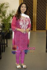 Juhi Chawla at the press conference of film Sukhmani- Hope for Life in Mumbai on 28th Jan 2010 (8).JPG