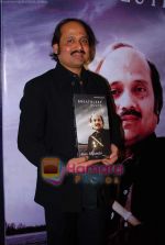 at Pandit Ronu Majumdar_s Album Launch in Mumbai on 28th Jan 2010 (33).JPG