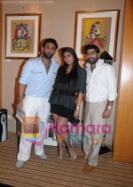 Gaurav Assomull, Jiah Khan and Vikram Assomull at Marigold Luxury launch bash in Four Seasons, Mumbai on 29th Jan 2010.jpg