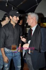 Dino Morea at Baz Lahrman and artist Vincent Fantauzzo Classic Tour in Hotel le Sutra on 2nd Jan 2010 (6).JPG