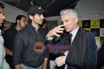 Dino Morea at Baz Lahrman and artist Vincent Fantauzzo Classic Tour in Hotel le Sutra on 2nd Jan 2010 (9).JPG