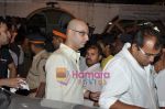 Bollywood pays homage to Aamir Khan_s father Tahir Hussain in Bandra, Mumbai on 3rd Feb 2010 (16).JPG