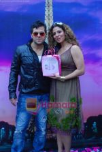 Tanaaz Currim, Bakhtiyar Irani launch Pond_s  Special Valentine�s Day Packs in Mumbai on 5th Feb 2010 (19).JPG