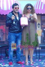 Tanaaz Currim, Bakhtiyar Irani launch Pond_s  Special Valentine�s Day Packs in Mumbai on 5th Feb 2010 (3).JPG